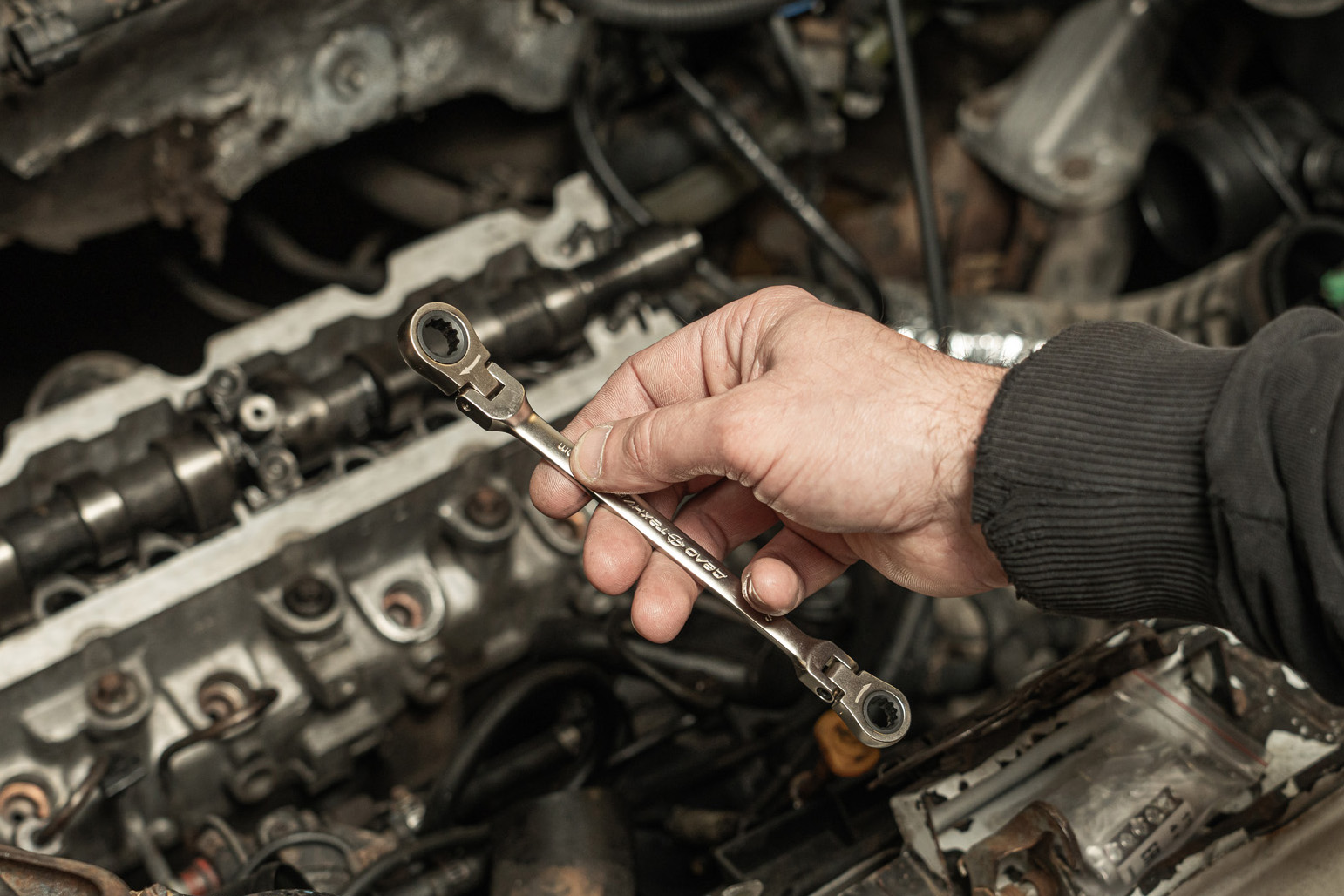 Ключ трещоточный шарнирный двусторонний 8×10 мм