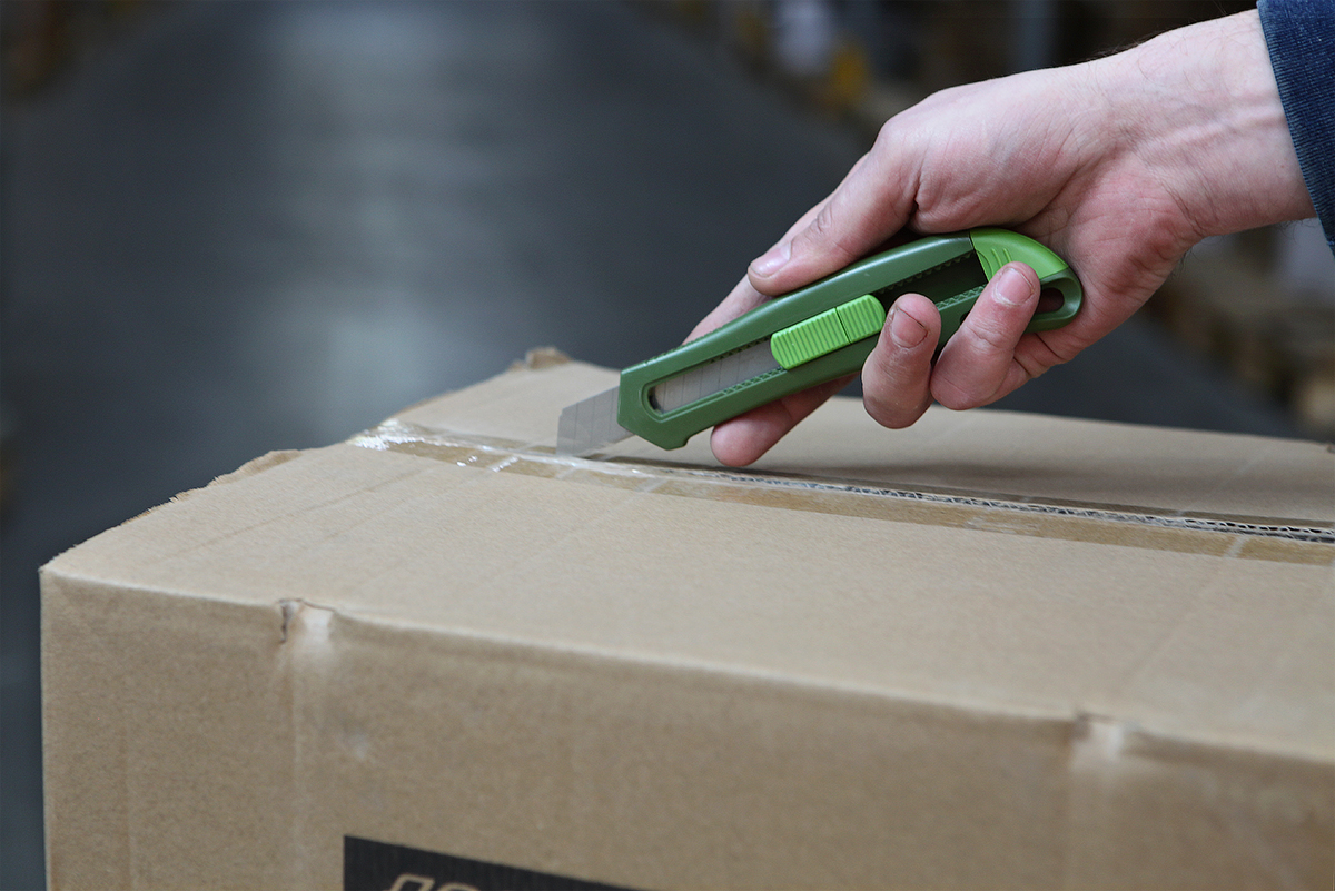 Нож со сменным лезвием, пластиковый корпус, 18мм