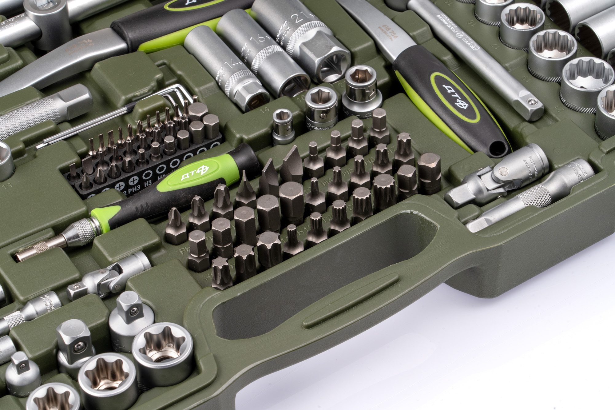 Набор головок 1/4", 3/8", 1/2" с инструментом, 200 предметов