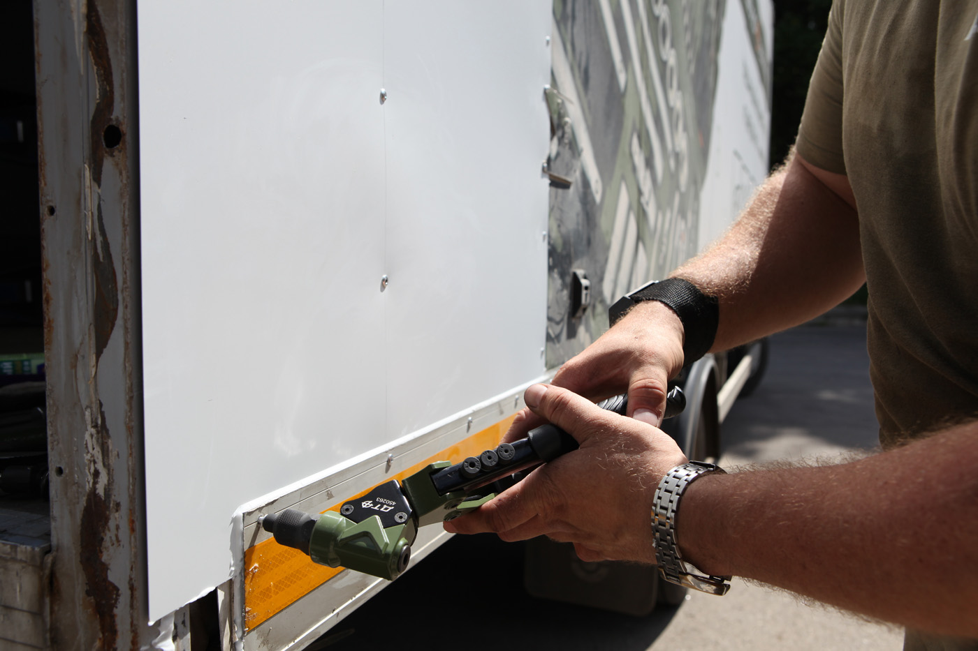 Заклёпочник поворотный для вытяжных заклёпок 