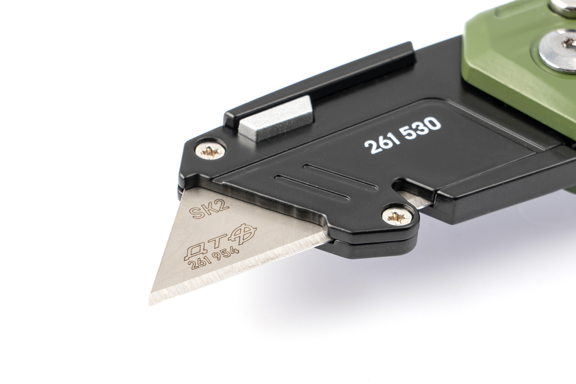 Нож складной с трапециевидным лезвием